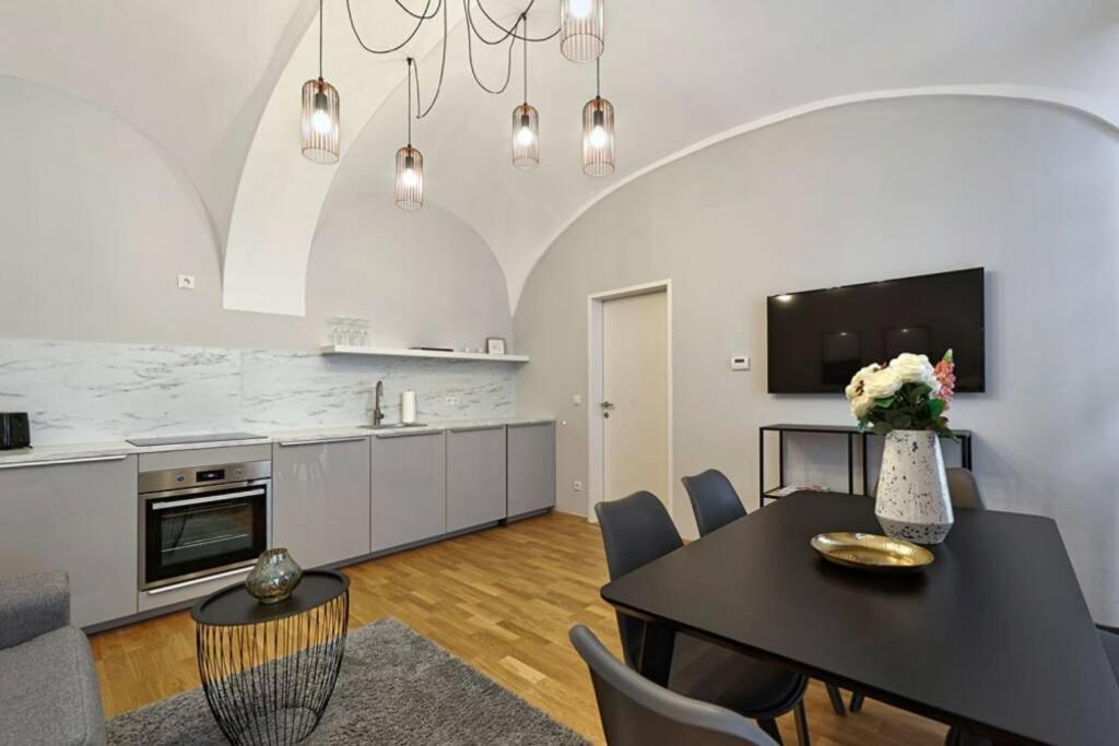 Vienne City Apartment Crown 6 מראה חיצוני תמונה